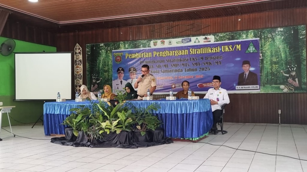 Pemberian Penghargaan Stratifikasi UKSM Jenjang TK/RA, SD/Mi, SMP/MTs, SMA/MA, SMK. Tingkat Kota Samarinda