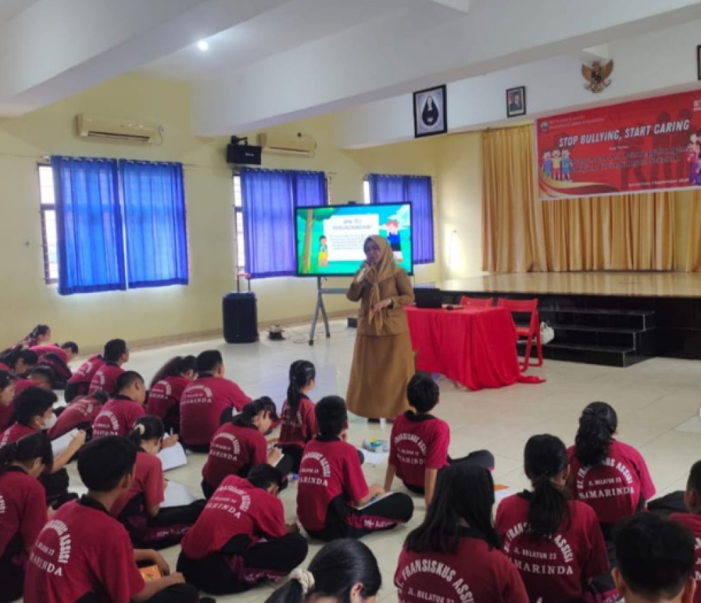 DP2PA Kota Samarinda Edukasi Pelajar SMP Asisi, Wujudkan Sekolah Aman Tanpa Kekerasan dan Bullying